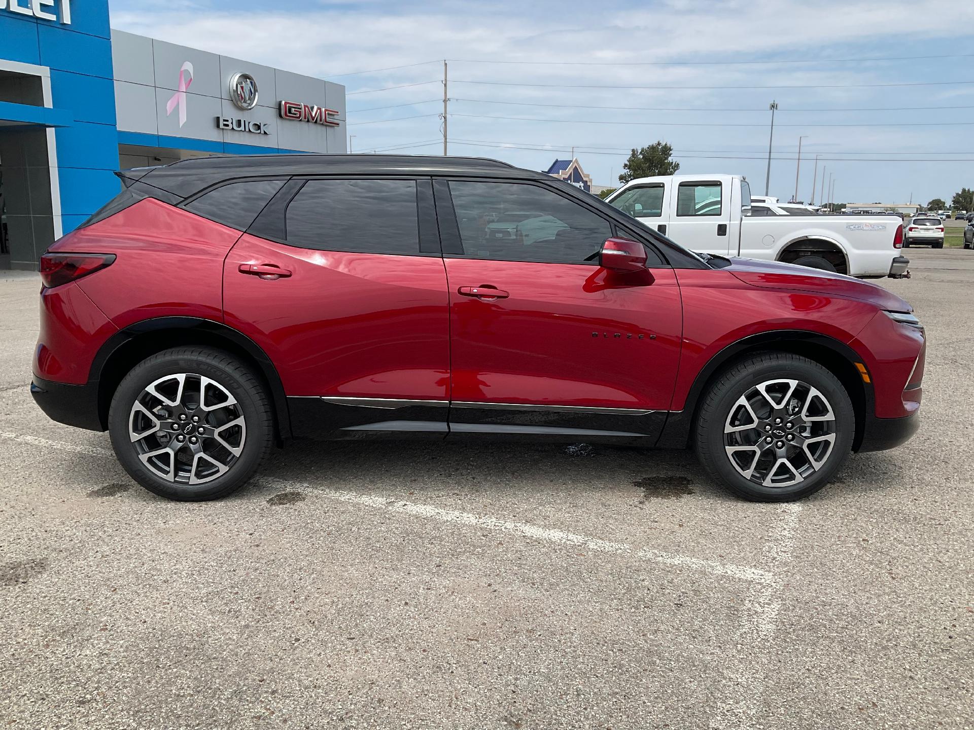 2025 Chevrolet Blazer Vehicle Photo in PONCA CITY, OK 74601-1036