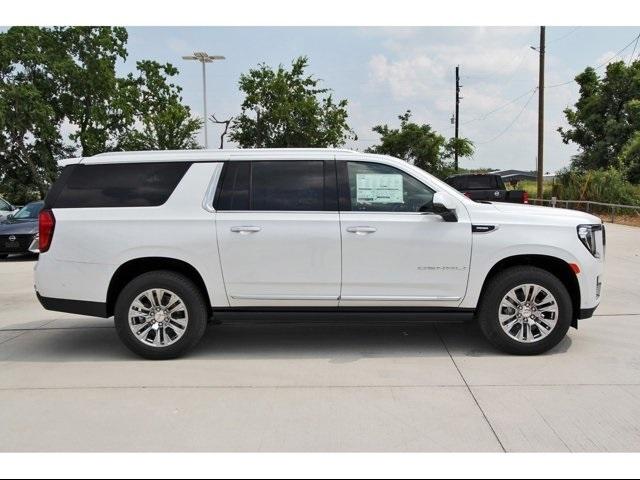 2024 GMC Yukon XL Vehicle Photo in ROSENBERG, TX 77471-5675