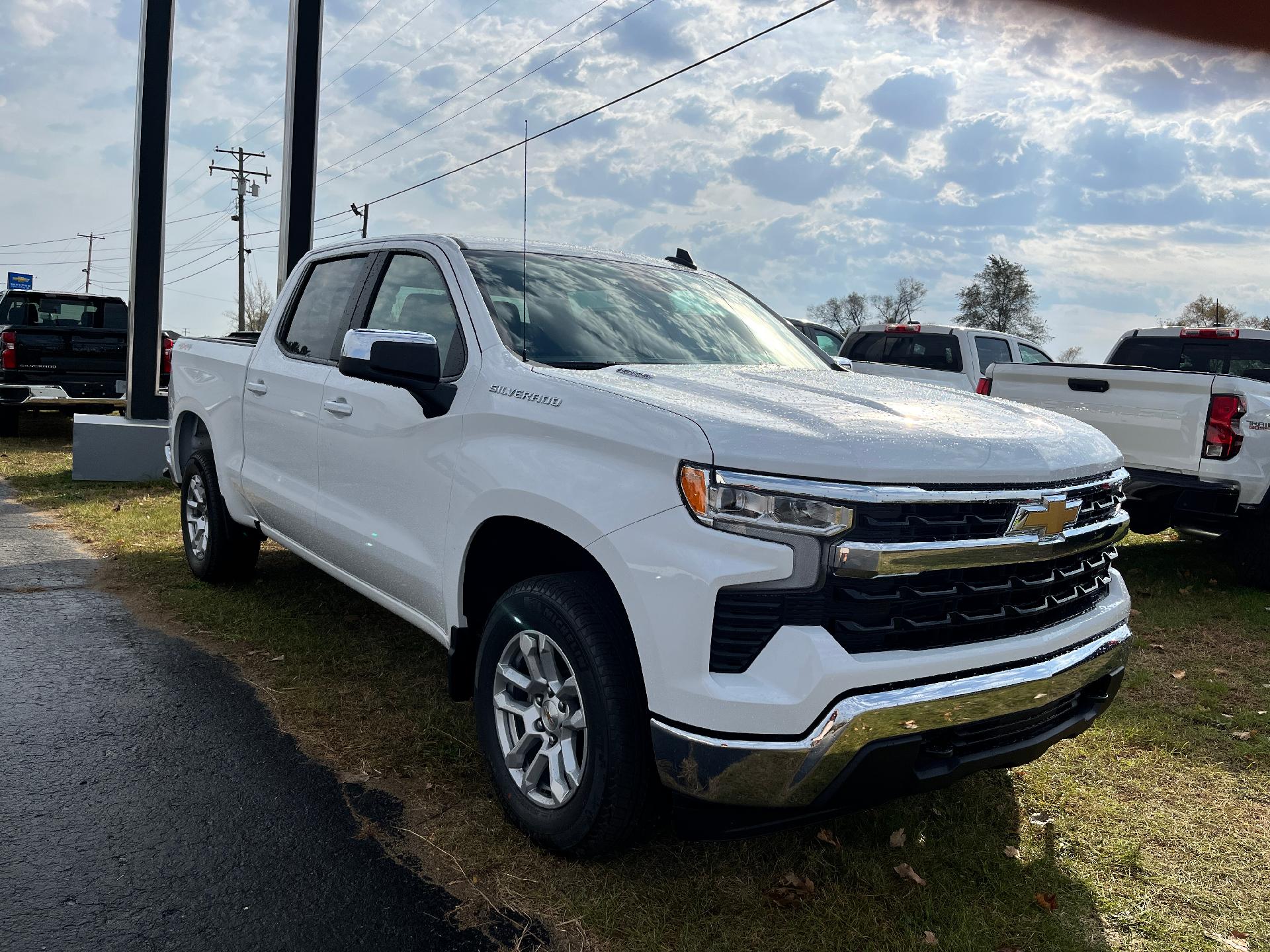 2025 Chevrolet Silverado 1500 Vehicle Photo in CLARE, MI 48617-9414