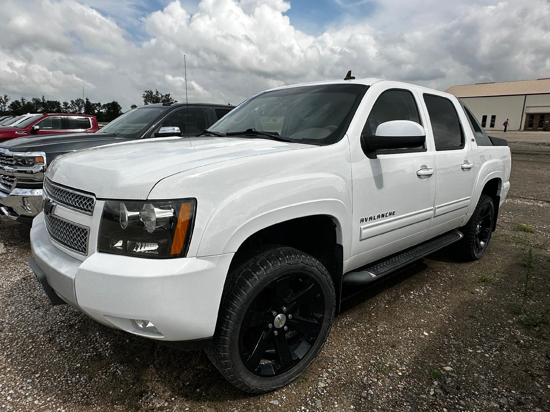 Used 2010 Chevrolet Avalanche LT with VIN 3GNVKFE0XAG232590 for sale in Langdon, ND