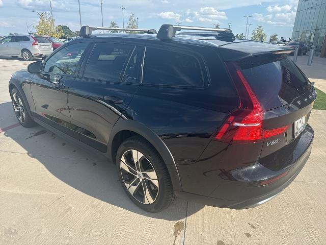 2023 Volvo V60 Cross Country Vehicle Photo in Grapevine, TX 76051