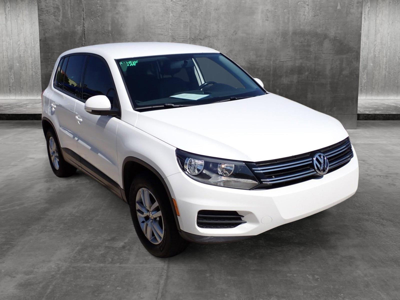 2014 Volkswagen Tiguan Vehicle Photo in DENVER, CO 80221-3610