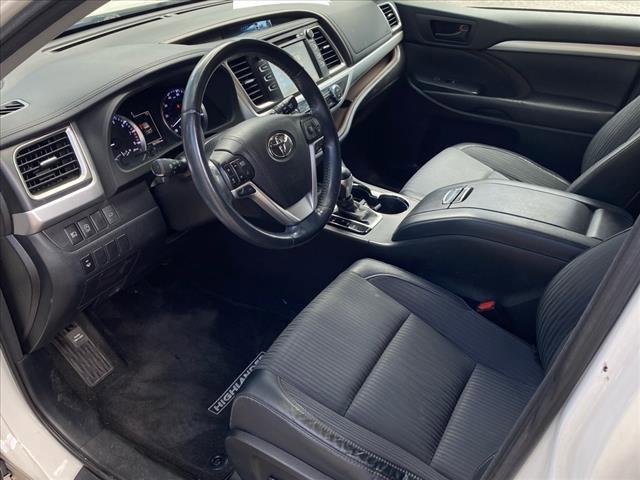 2017 Toyota Highlander Vehicle Photo in SAN ANTONIO, TX 78230-1001