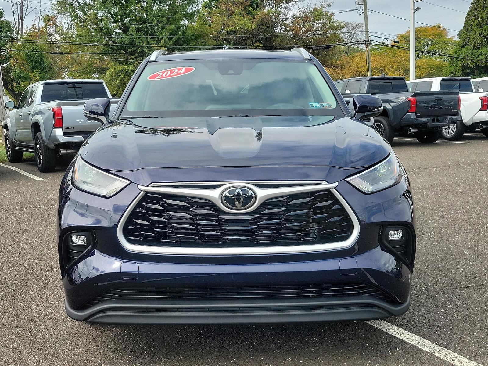 2024 Toyota Highlander Vehicle Photo in Trevose, PA 19053