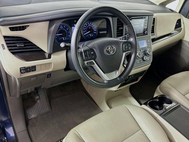 2018 Toyota Sienna Vehicle Photo in Flemington, NJ 08822