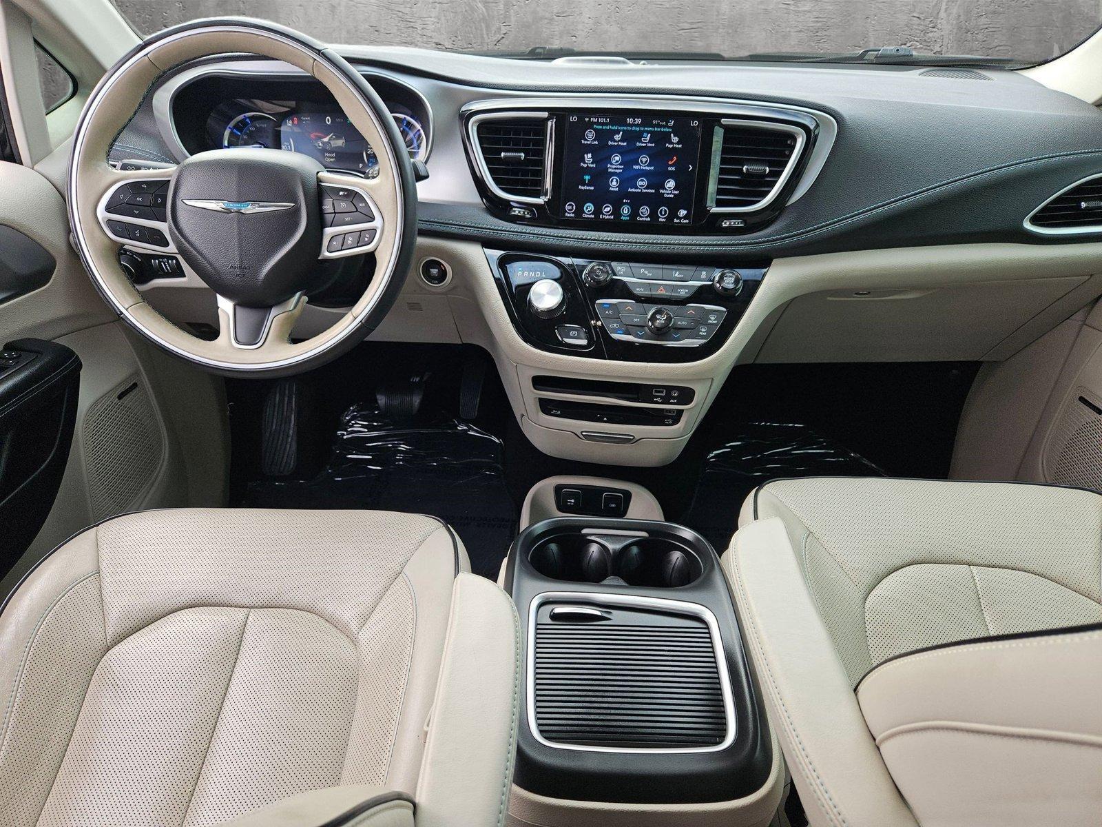 2018 Chrysler Pacifica Vehicle Photo in GILBERT, AZ 85297-0446