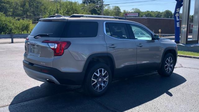 2023 GMC Acadia Vehicle Photo in MOON TOWNSHIP, PA 15108-2571