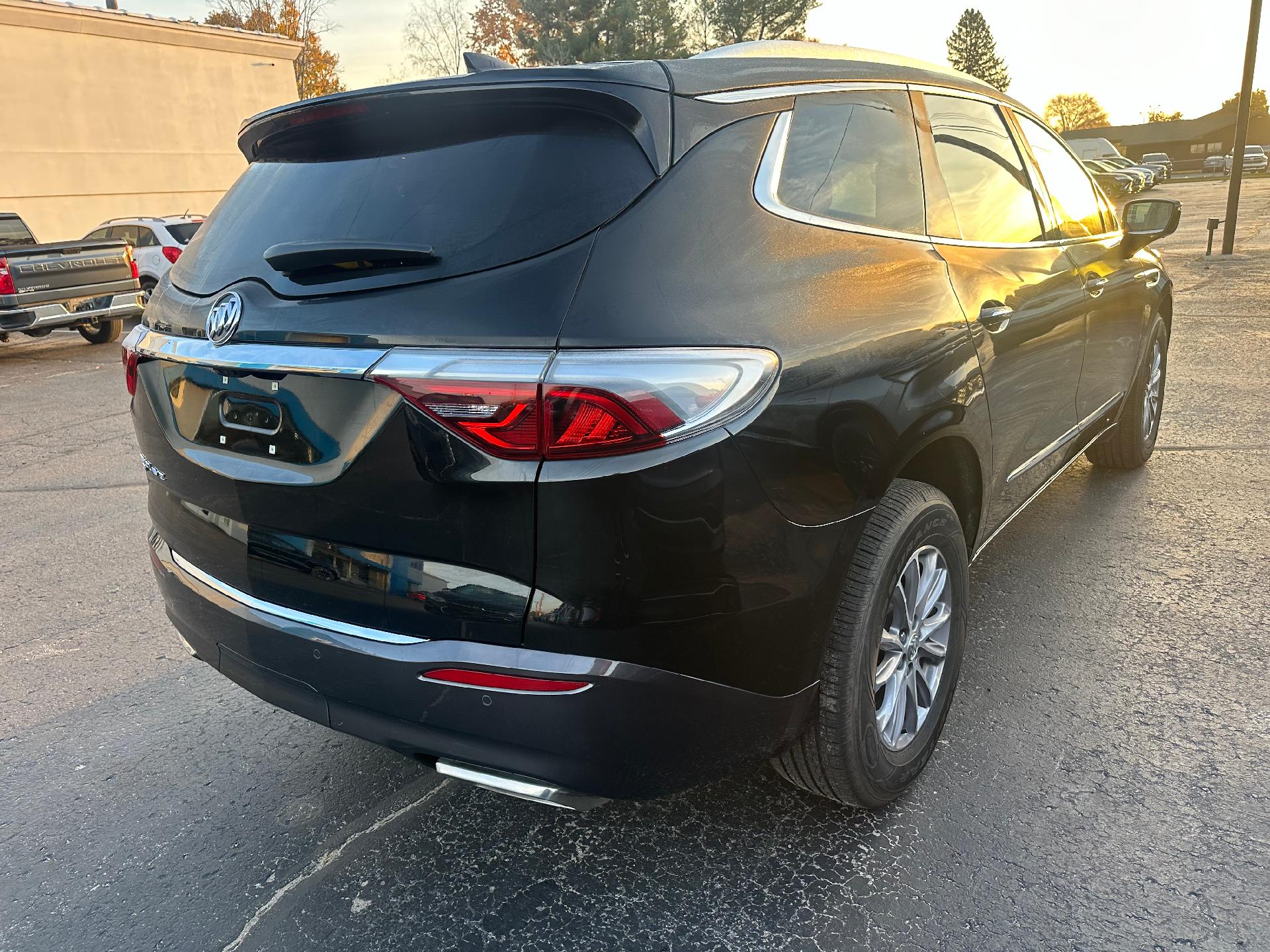 2024 Buick Enclave Vehicle Photo in CLARE, MI 48617-9414