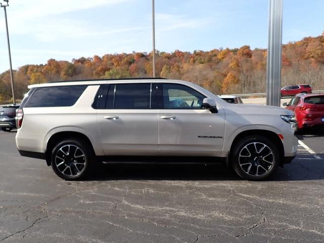 2021 Chevrolet Suburban Vehicle Photo in ZELIENOPLE, PA 16063-2910