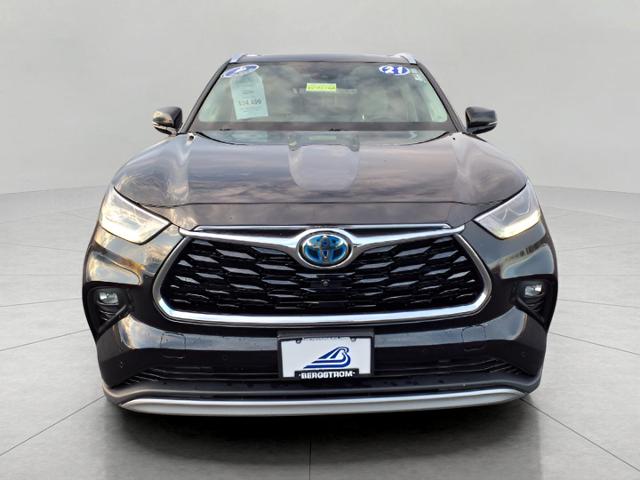 2021 Toyota Highlander Vehicle Photo in Oshkosh, WI 54904