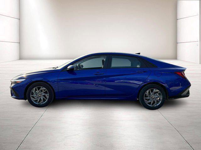 2024 Hyundai ELANTRA Vehicle Photo in O'Fallon, IL 62269