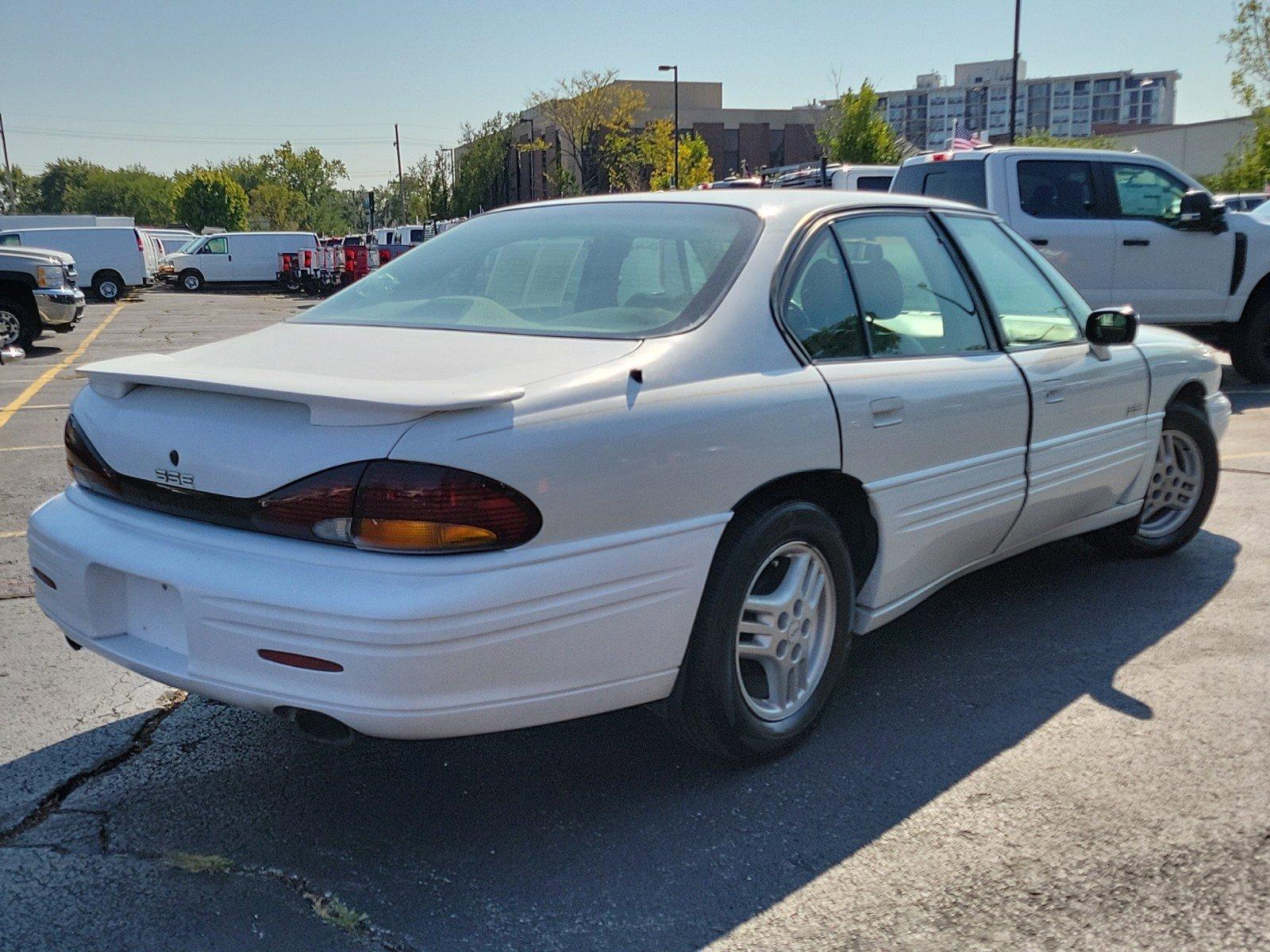 1996 Pontiac Bonneville Vehicle Photo in Plainfield, IL 60586