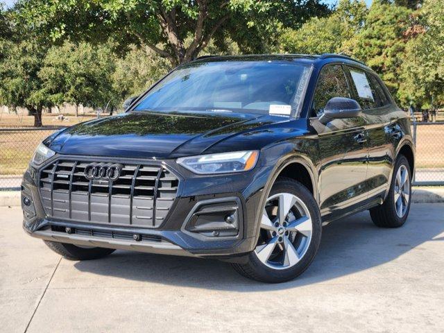 2025 Audi Q5 Vehicle Photo in HOUSTON, TX 77090