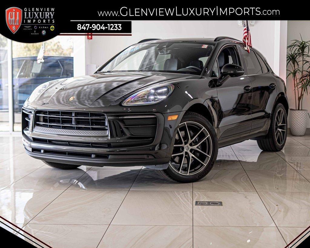 2022 Porsche Macan Vehicle Photo in Saint Charles, IL 60174