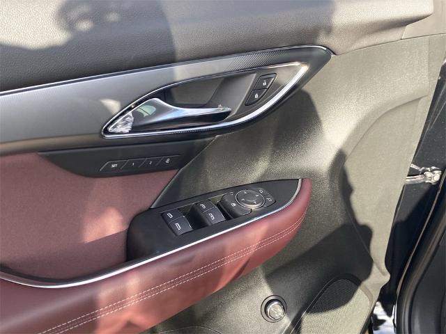 2025 Buick Envision Vehicle Photo in GOODYEAR, AZ 85338-1310