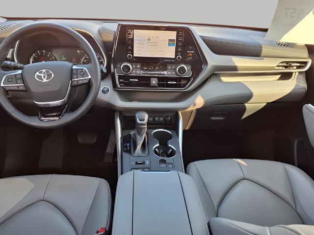 2020 Toyota Highlander Vehicle Photo in Oshkosh, WI 54904