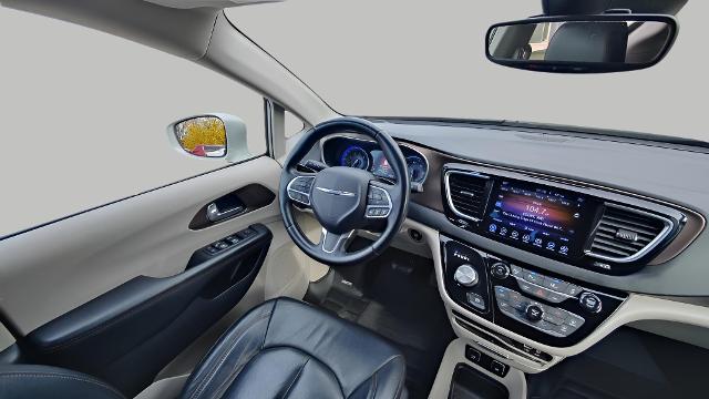 2017 Chrysler Pacifica Vehicle Photo in Appleton, WI 54914