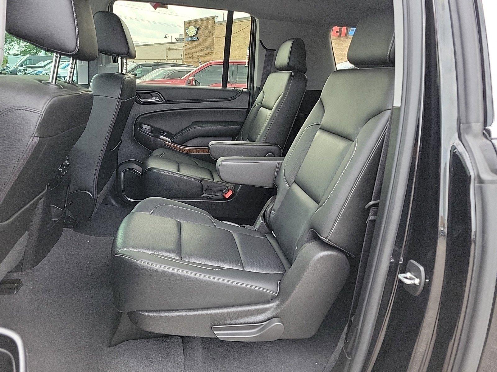 2019 Chevrolet Suburban Vehicle Photo in Plainfield, IL 60586