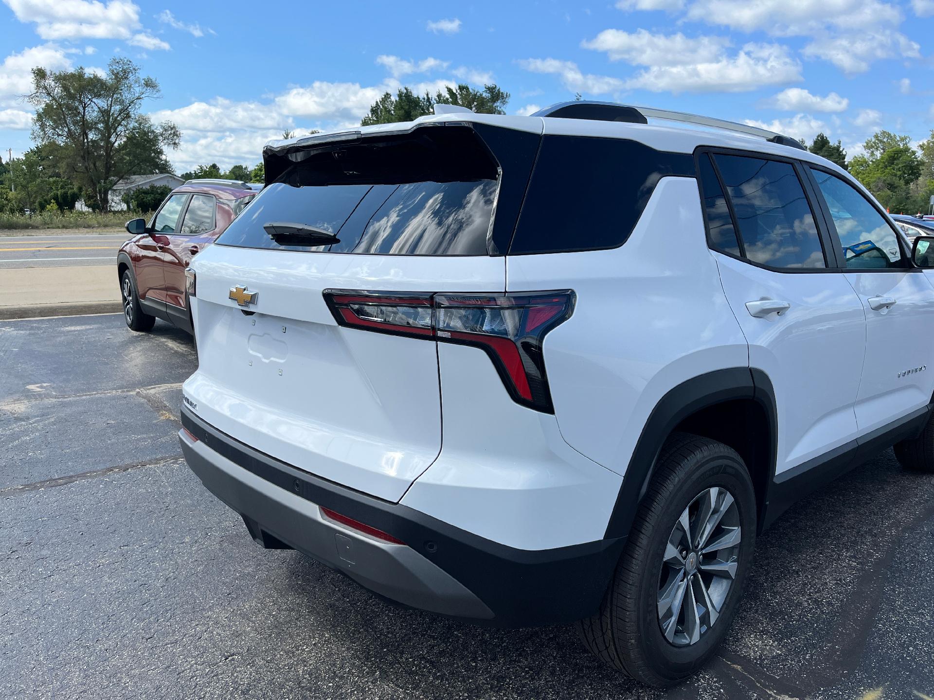 2025 Chevrolet Equinox Vehicle Photo in CLARE, MI 48617-9414