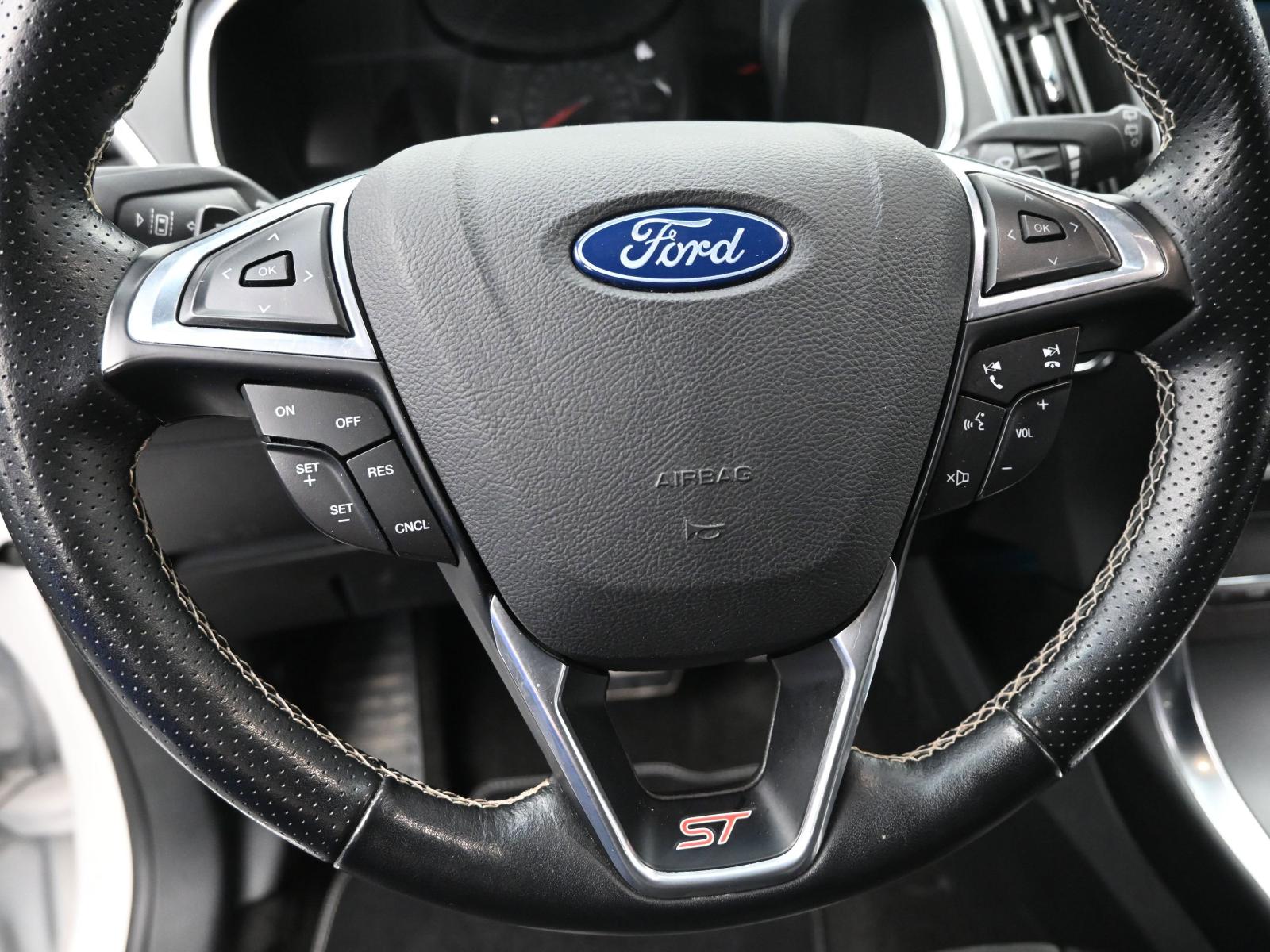 2019 Ford Edge Vehicle Photo in Marion, IA 52302