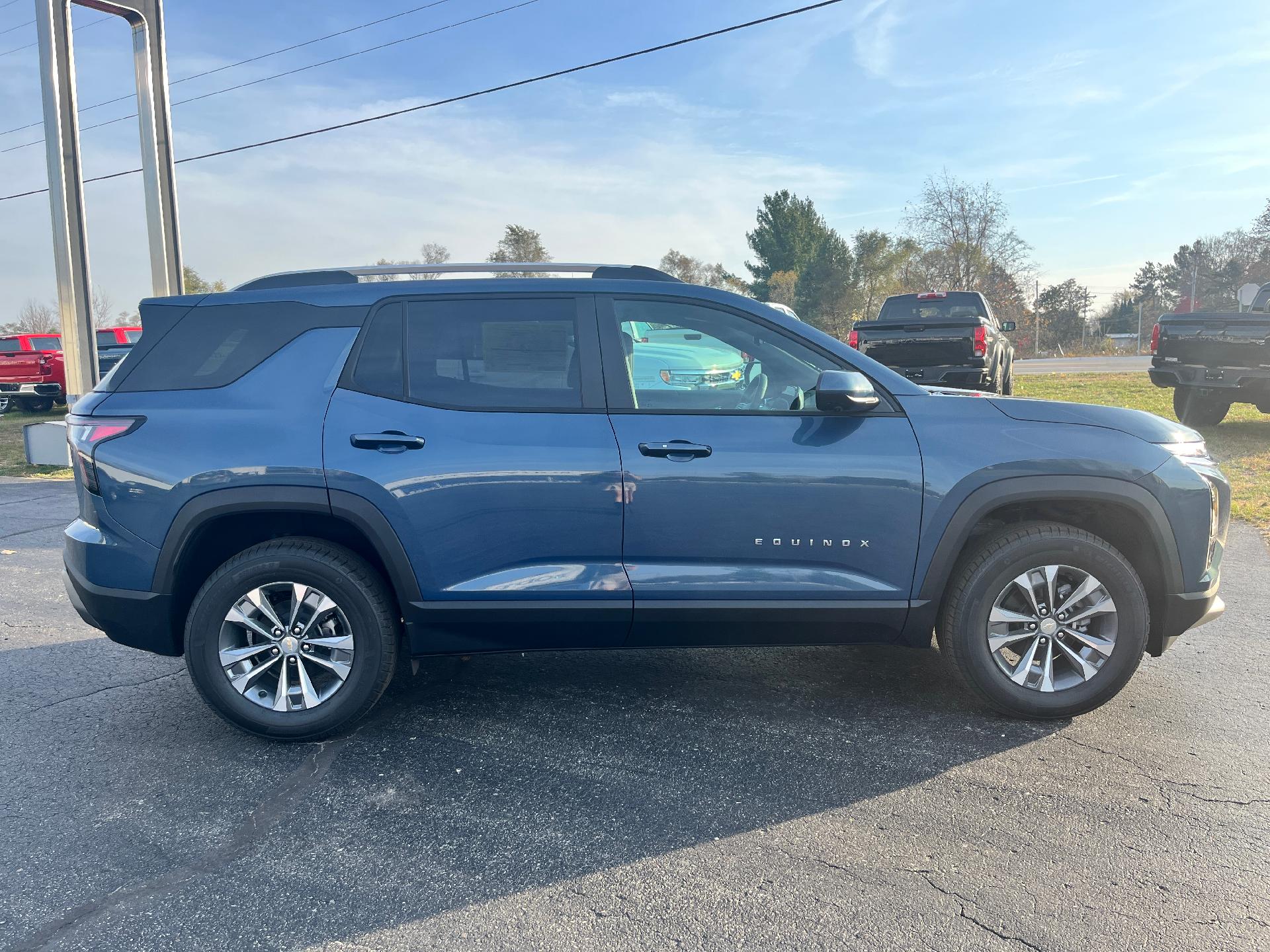 2025 Chevrolet Equinox Vehicle Photo in CLARE, MI 48617-9414