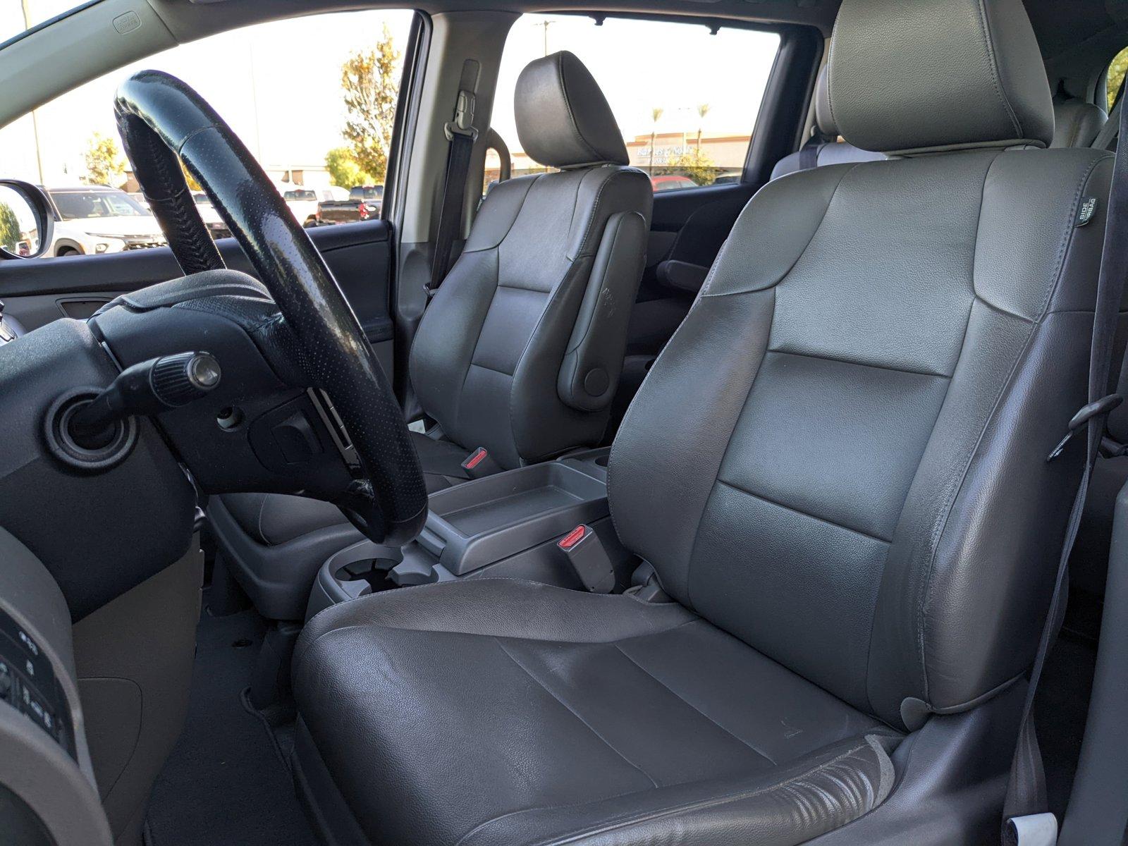 2015 Honda Odyssey Vehicle Photo in VALENCIA, CA 91355-1705