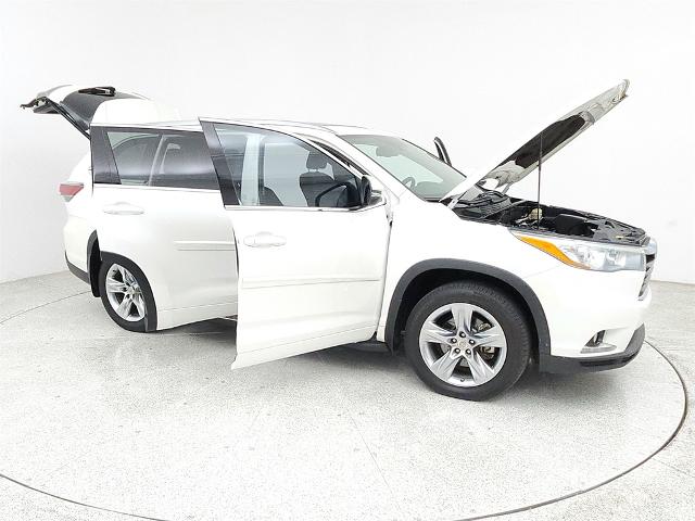 2015 Toyota Highlander Vehicle Photo in Grapevine, TX 76051