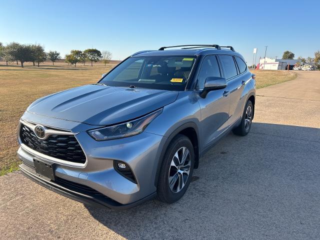 2021 Toyota Highlander Vehicle Photo in Denison, TX 75020