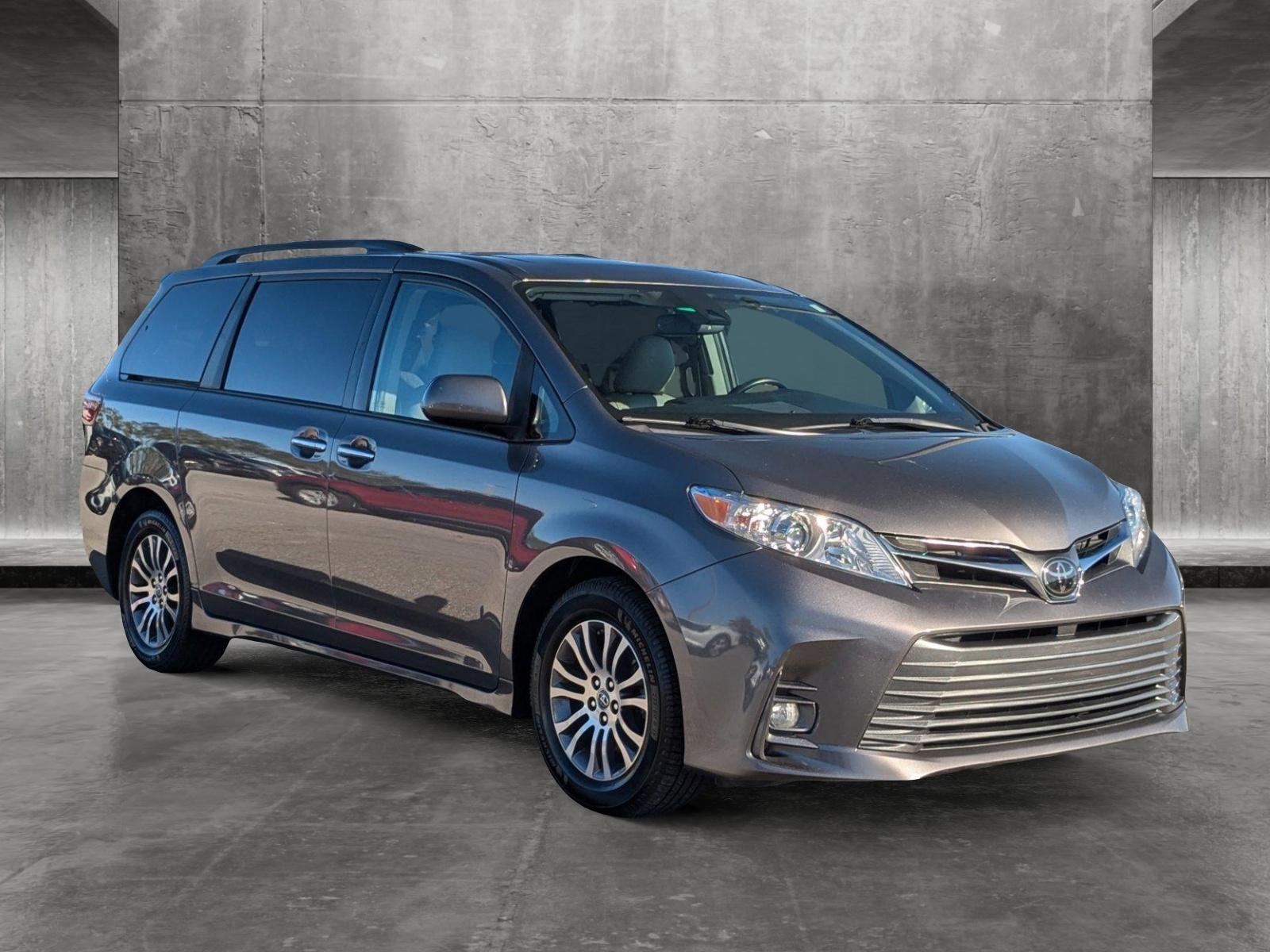 2018 Toyota Sienna Vehicle Photo in St. Petersburg, FL 33713