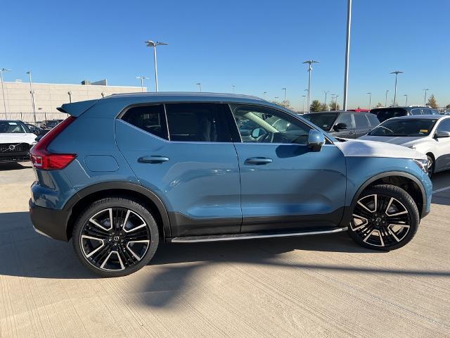 2025 Volvo XC40 Vehicle Photo in Grapevine, TX 76051