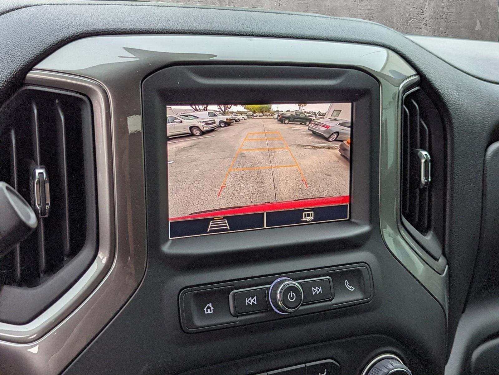 2024 Chevrolet Silverado 1500 Vehicle Photo in PEMBROKE PINES, FL 33024-6534