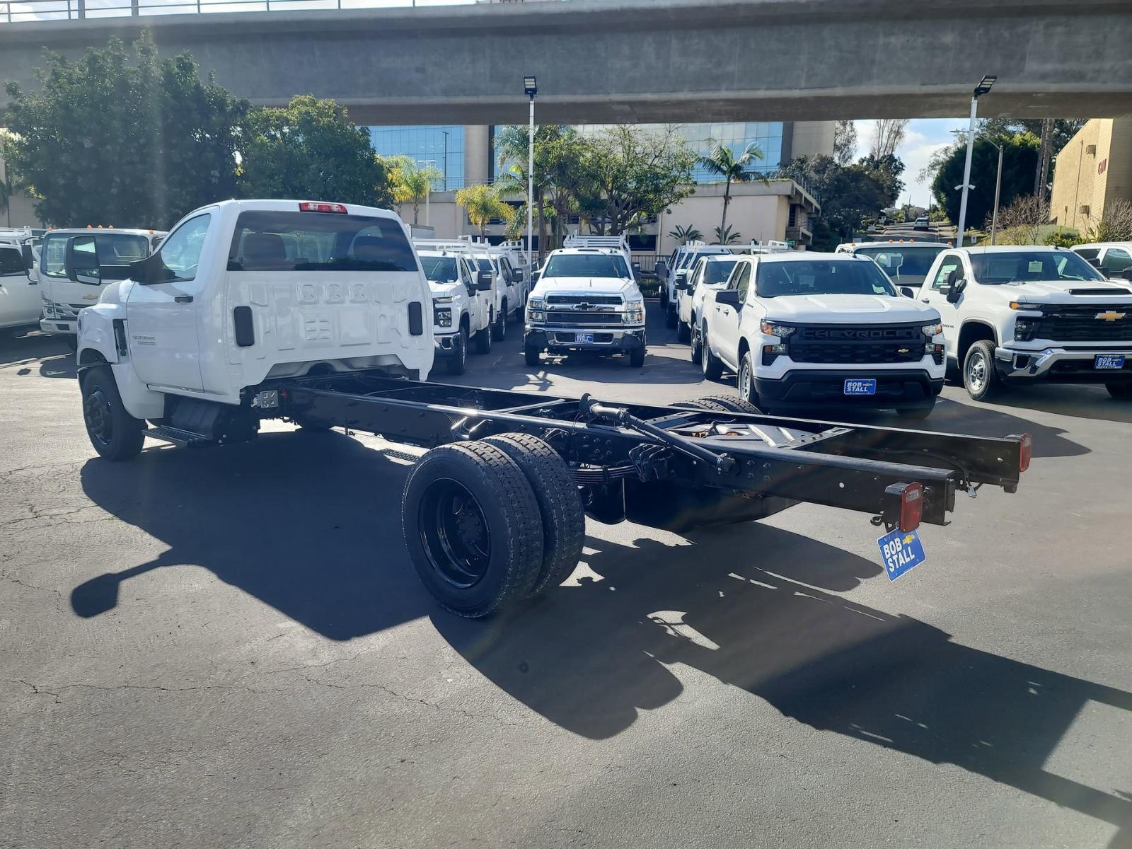 2023 Chevrolet Silverado Chassis Cab Vehicle Photo in LA MESA, CA 91942-8211