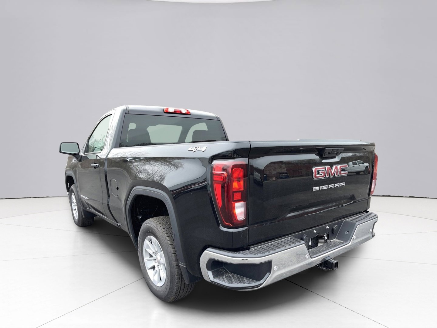 2024 GMC Sierra 1500 Vehicle Photo in LEOMINSTER, MA 01453-2952