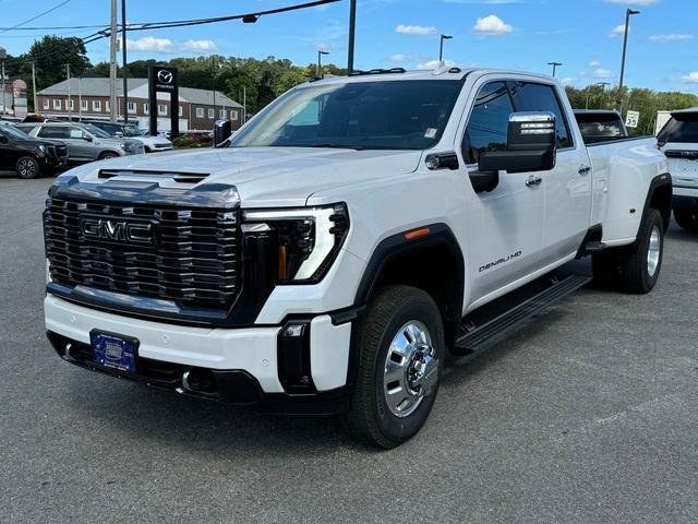 2024 GMC Sierra 3500HD Vehicle Photo in LOWELL, MA 01852-4336