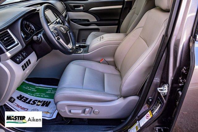 2017 Toyota Highlander Vehicle Photo in AIKEN, SC 29801-6313