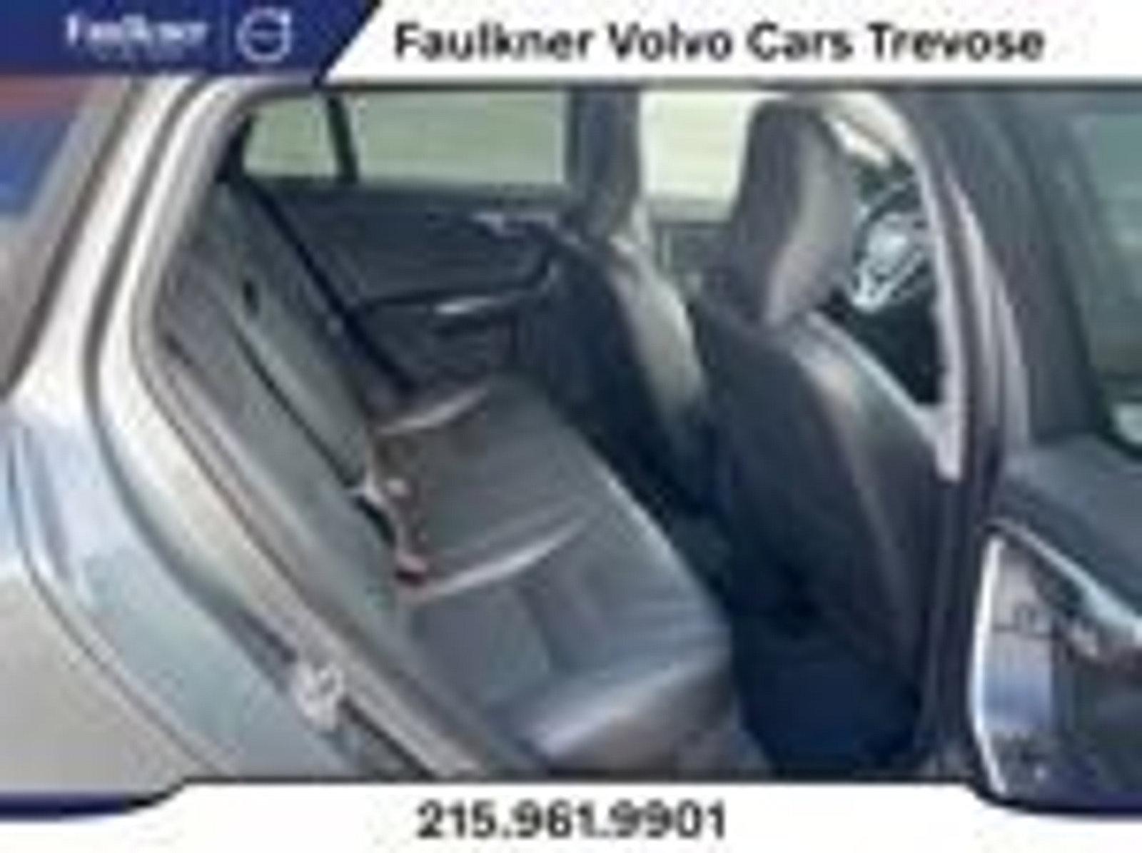 2018 Volvo V60 Cross Country Vehicle Photo in Trevose, PA 19053