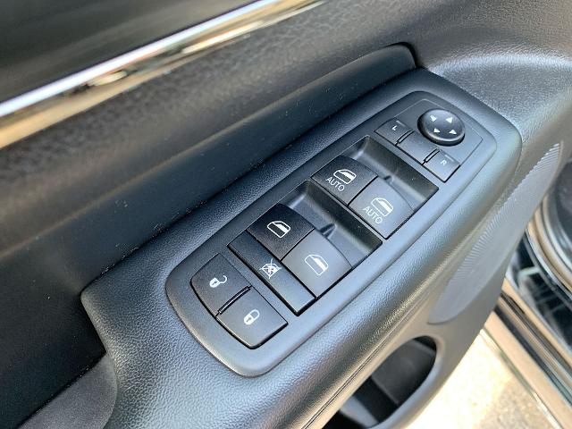 2020 Jeep Grand Cherokee Vehicle Photo in MOON TOWNSHIP, PA 15108-2571