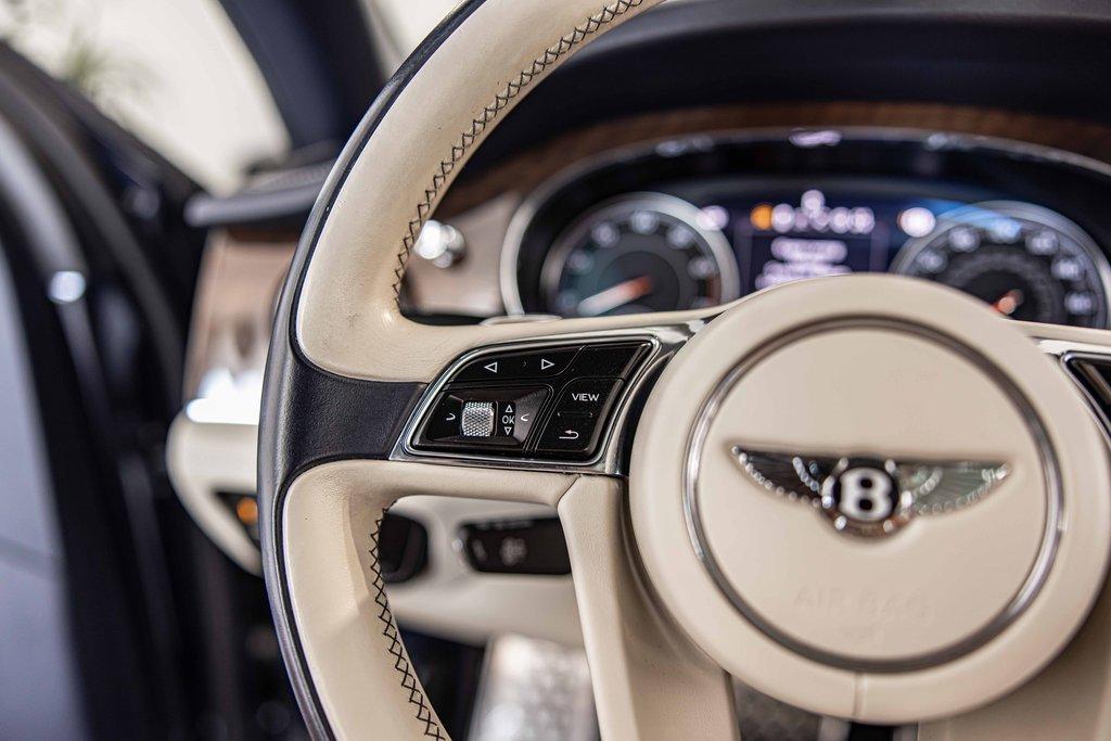 2018 Bentley Bentayga Vehicle Photo in Saint Charles, IL 60174