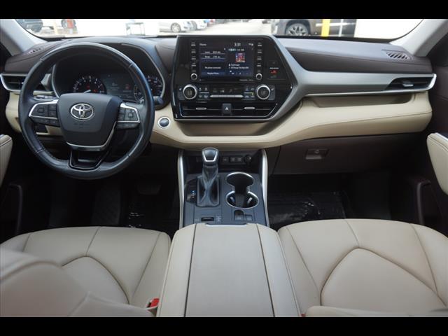 2021 Toyota Highlander Vehicle Photo in TAMPA, FL 33612-3404