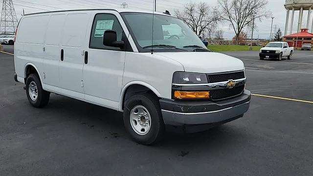 2024 Chevrolet Express Cargo Van Vehicle Photo in JOLIET, IL 60435-8135