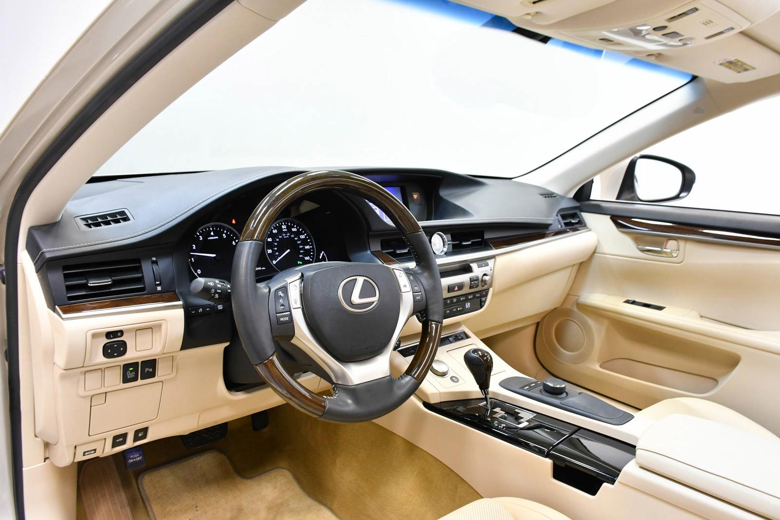 2014 Lexus ES 350 Vehicle Photo in DALLAS, TX 75235