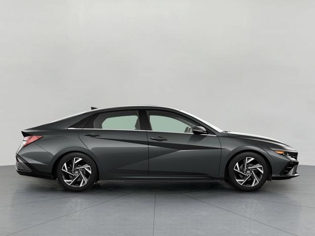 2024 Hyundai ELANTRA Vehicle Photo in Green Bay, WI 54304