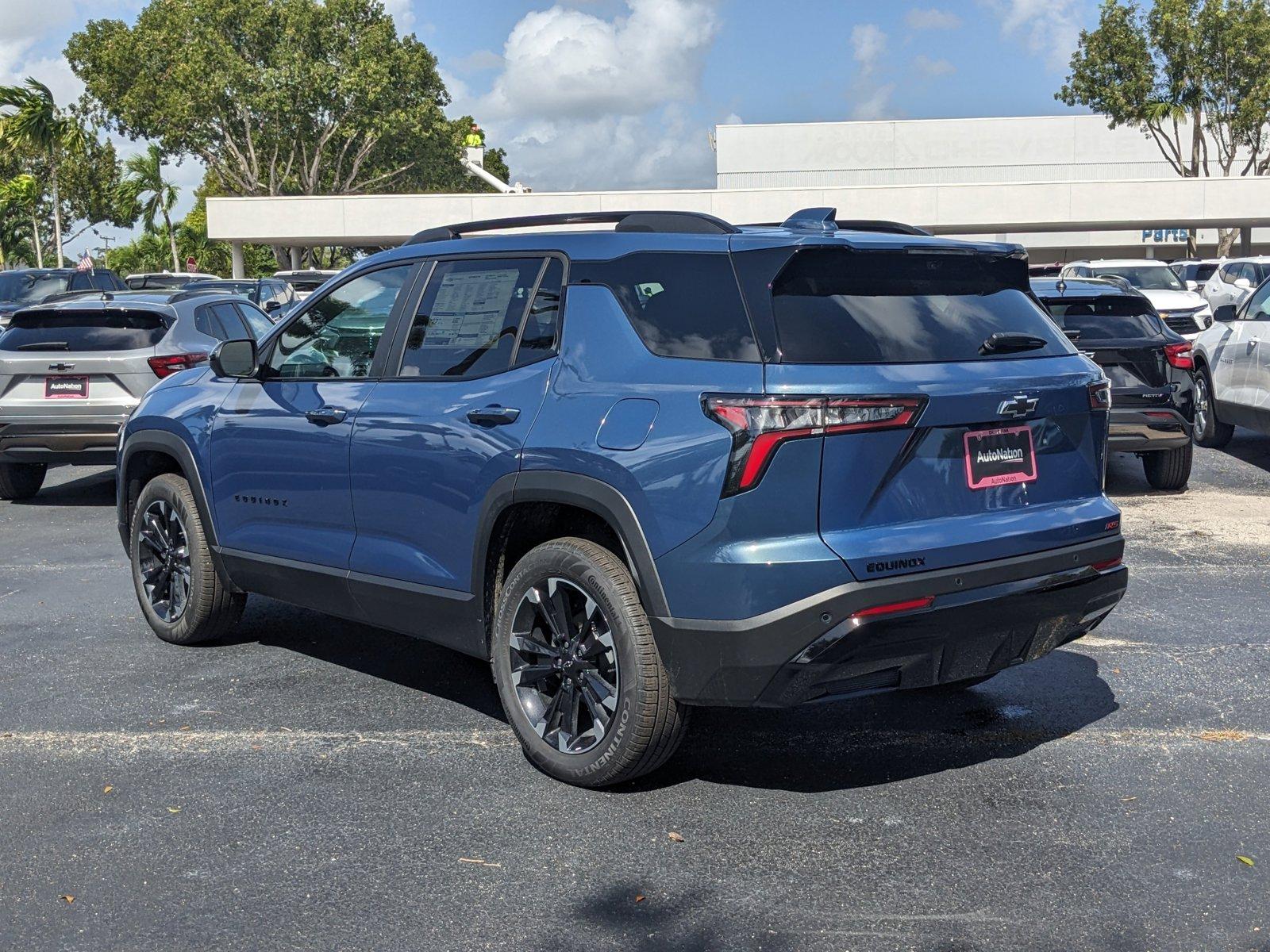 2025 Chevrolet Equinox Vehicle Photo in GREENACRES, FL 33463-3207