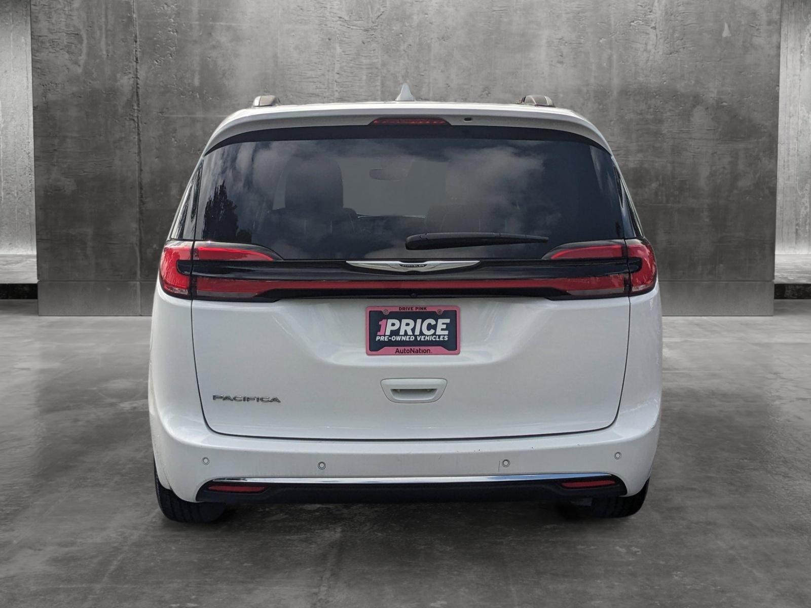 2022 Chrysler Pacifica Vehicle Photo in GREENACRES, FL 33463-3207