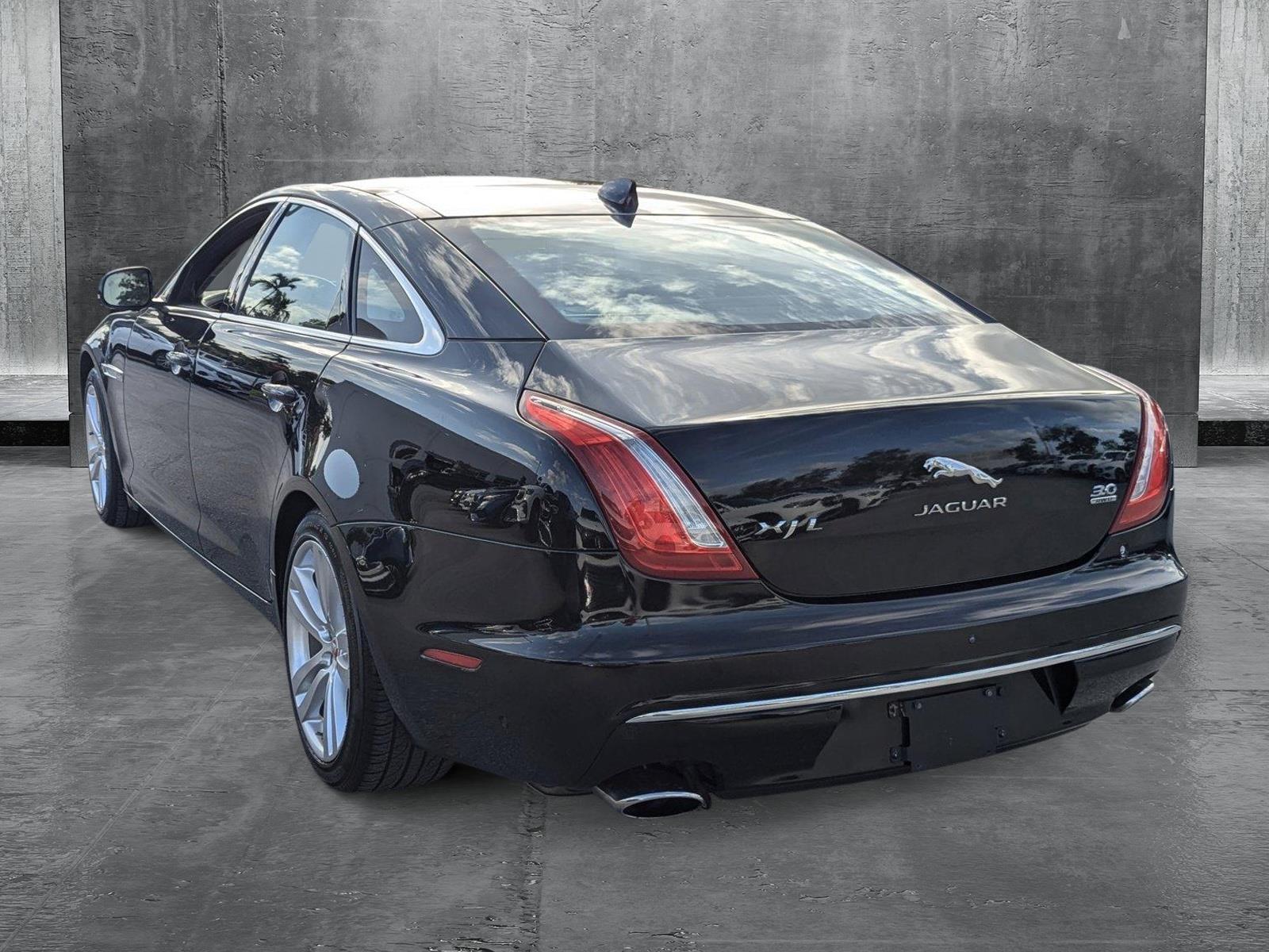 2016 Jaguar XJ Vehicle Photo in Delray Beach, FL 33444