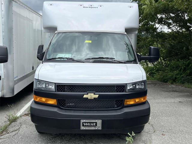 2023 Chevrolet Express Cutaway 4500 Vehicle Photo in ALCOA, TN 37701-3235