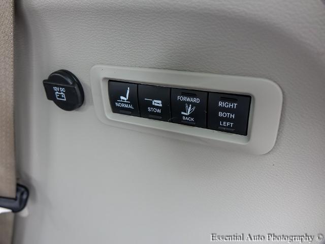 2019 Chrysler Pacifica Vehicle Photo in OAK LAWN, IL 60453-2517