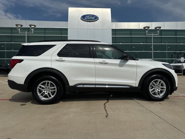 2025 Ford Explorer Vehicle Photo in Terrell, TX 75160