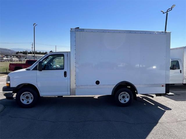 2023 Chevrolet Express Cutaway 3500 Vehicle Photo in ALCOA, TN 37701-3235