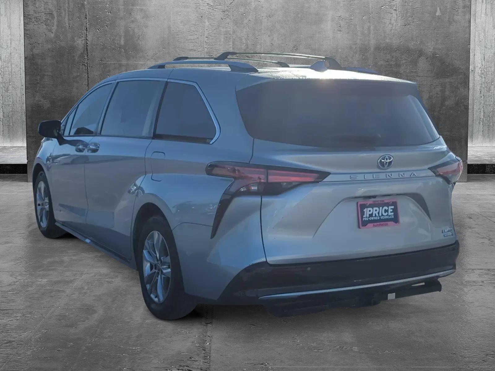 2021 Toyota Sienna Vehicle Photo in Ft. Myers, FL 33907